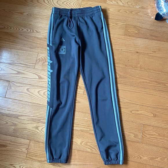 Yeezy tack pant sold - Picture 2 of 5